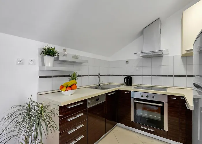 Luxury Center Макарска