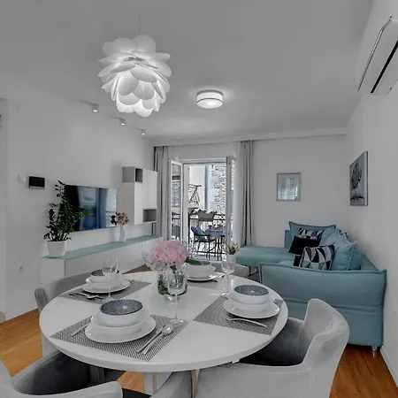 Luxury Center Apartmán *