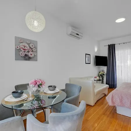 Luxury Center * מאקרסקה
