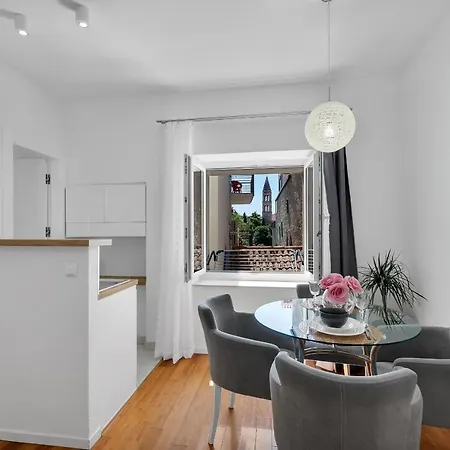 Luxury Center * Makarská